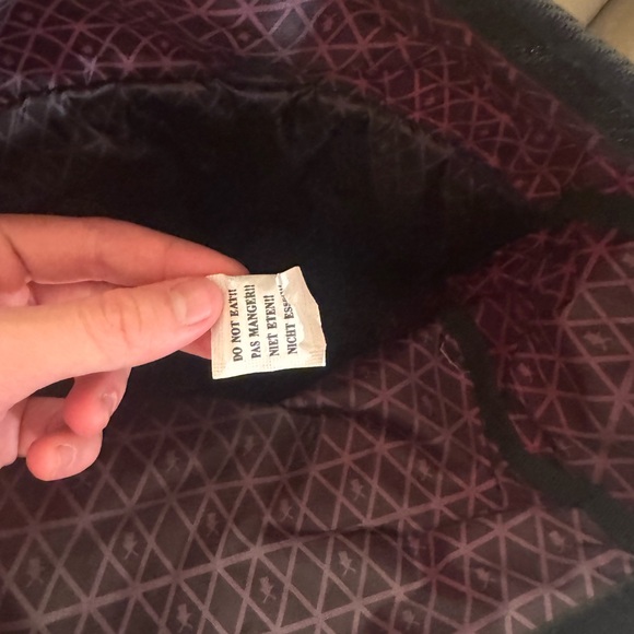 Red and Black Backpack - Picture 3 of 4